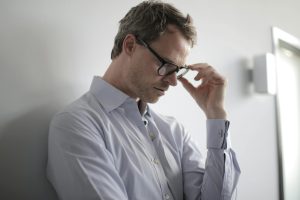 Egy megbáno emberről foto